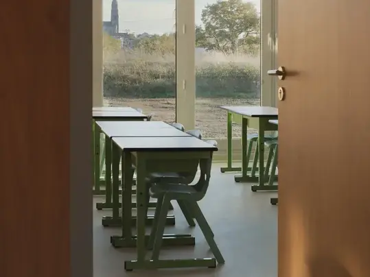 Revêtement de sol couloirs école linoléum Marmoleum | Forbo Flooring Systems